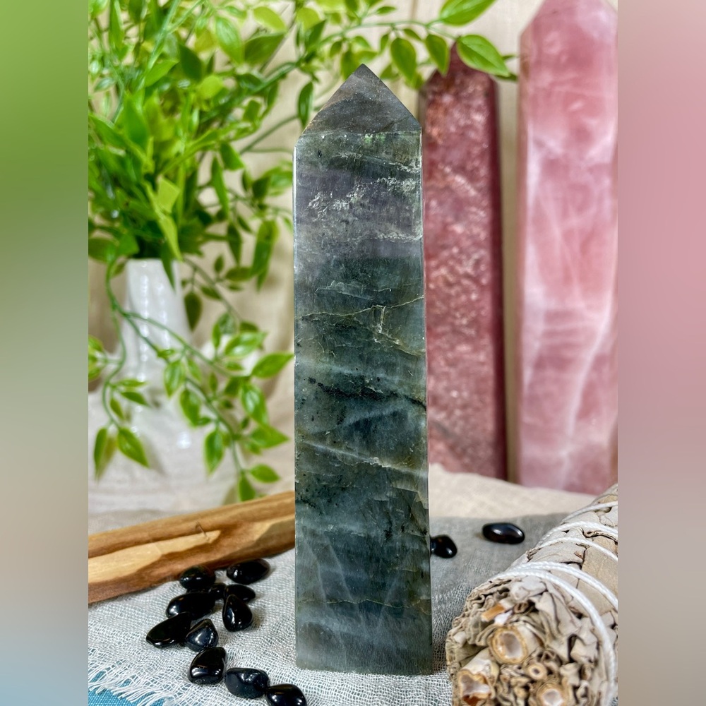 2359 Labradorite Crystal Tower with Electric Blue Flash - Picture 5 of 16